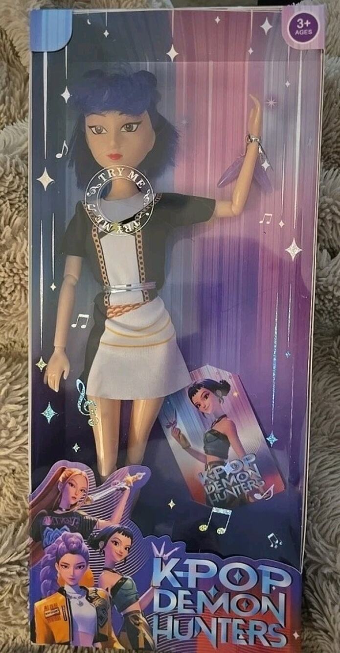 KPOP Demon Hunters Zoey Singing Doll with Blue Hair Music Toy Collectible